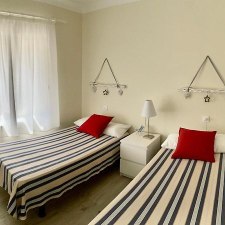 Apartament Grifeu Llança Екстериор снимка