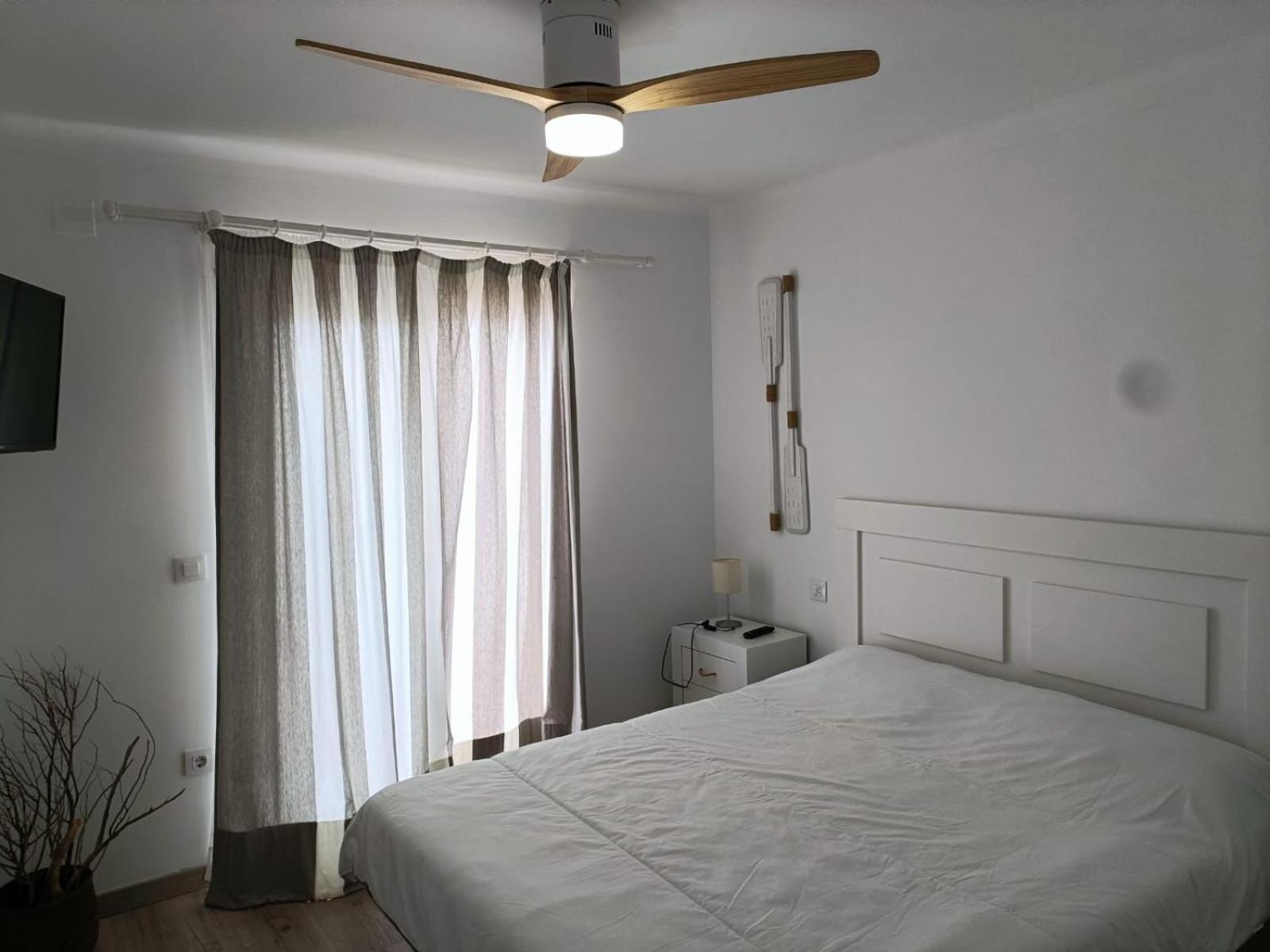 Apartament Grifeu Llança Екстериор снимка